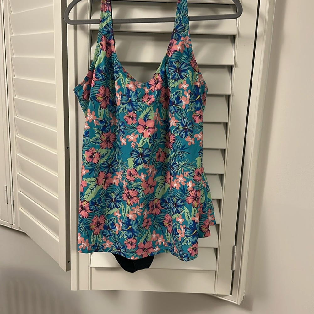Women’s one piece bathing suit